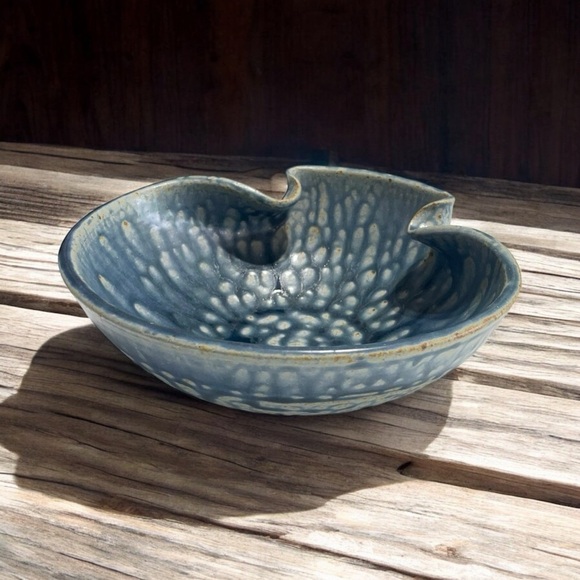 The Mountain Pottery Blue speckled Stonewqre bowl. 7.25W x 3”H - Picture 6 of 13